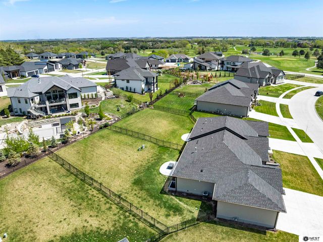 8848 Augusta Drive, Lincoln, NE 68526