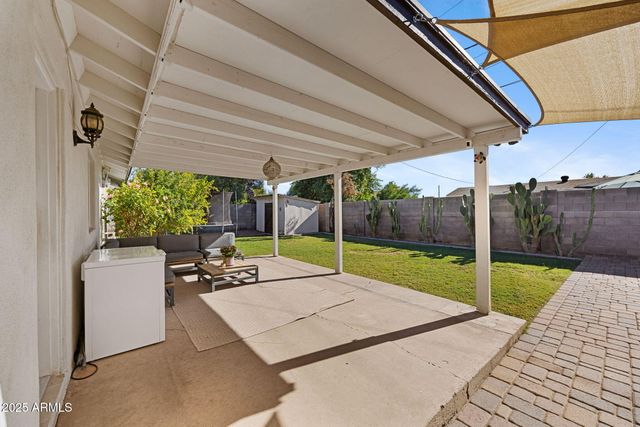 8655 E PALO VERDE Drive, Scottsdale, AZ 85250