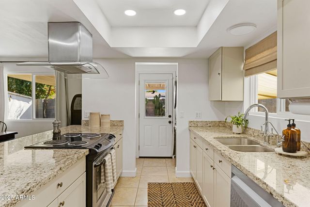 8655 E PALO VERDE Drive, Scottsdale, AZ 85250