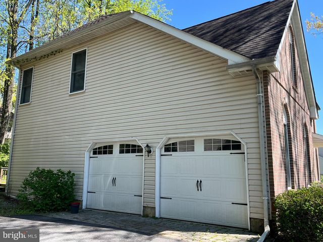 813 TREMONT DR, Downingtown, PA 19335