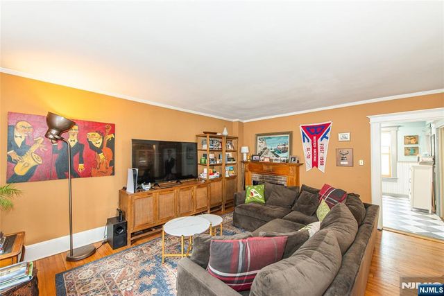 530 Up Mountain Avenue, Montclair, NJ 07043