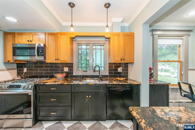 530 Up Mountain Avenue, Montclair, NJ 07043