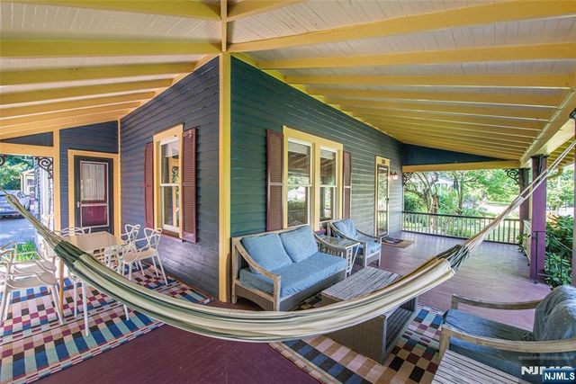 530 Up Mountain Avenue, Montclair, NJ 07043