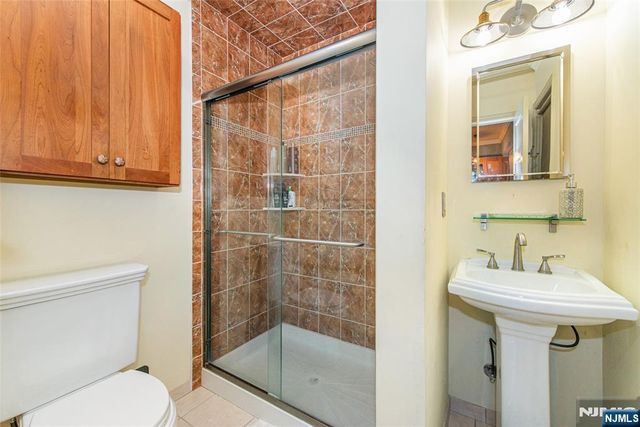 530 Up Mountain Avenue, Montclair, NJ 07043