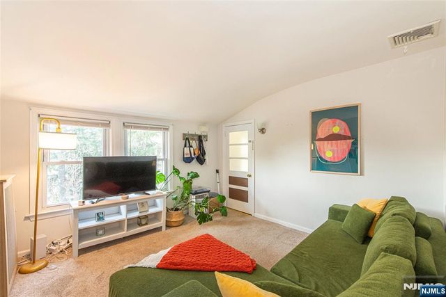 530 Up Mountain Avenue, Montclair, NJ 07043