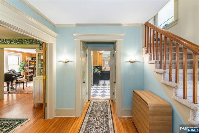 530 Up Mountain Avenue, Montclair, NJ 07043