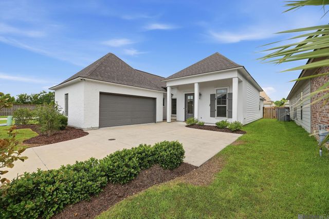 564 Silverbill Ln, Baton Rouge, LA 70810