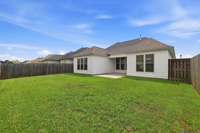 564 Silverbill Ln, Baton Rouge, LA 70810