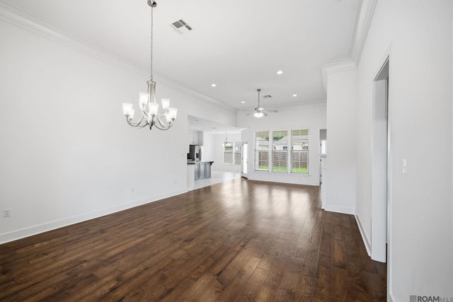 564 Silverbill Ln, Baton Rouge, LA 70810