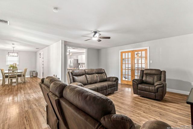 8216 Alton, Selma, TX 78154