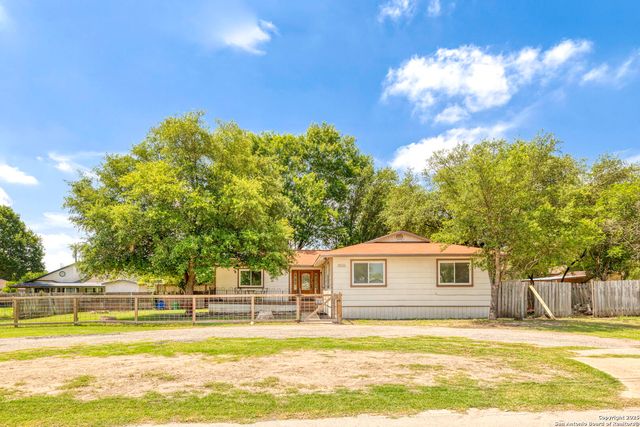 8216 Alton, Selma, TX 78154