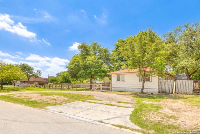 8216 Alton, Selma, TX 78154