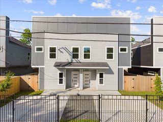 8206-8206A Knox Street, Houston, TX 77088