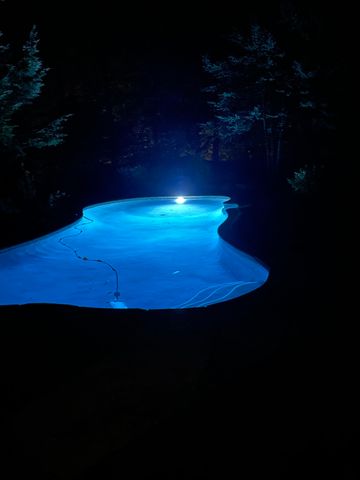 27 Grey Rock Road, Bedford, NH 03110