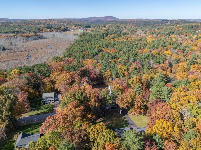 27 Grey Rock Road, Bedford, NH 03110