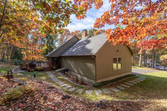 27 Grey Rock Road, Bedford, NH 03110