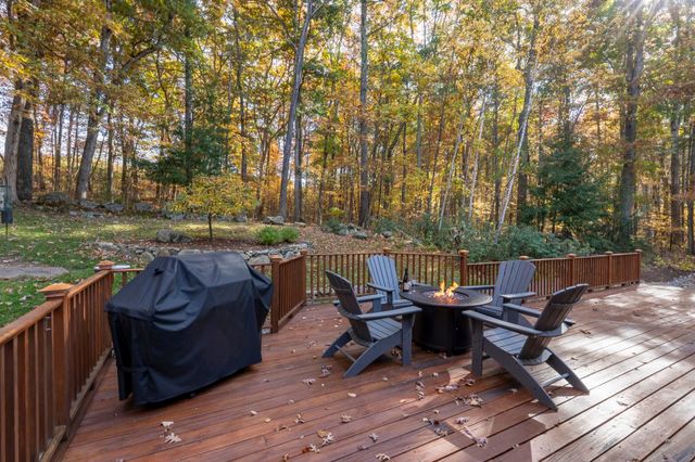 27 Grey Rock Road, Bedford, NH 03110