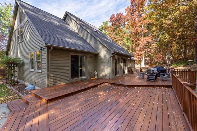 27 Grey Rock Road, Bedford, NH 03110