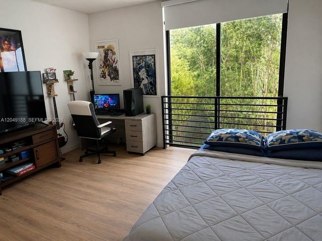 8631 Arboretum Lane, Miami, FL 33138