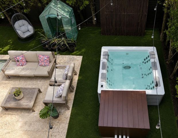 8631 Arboretum Lane, Miami, FL 33138