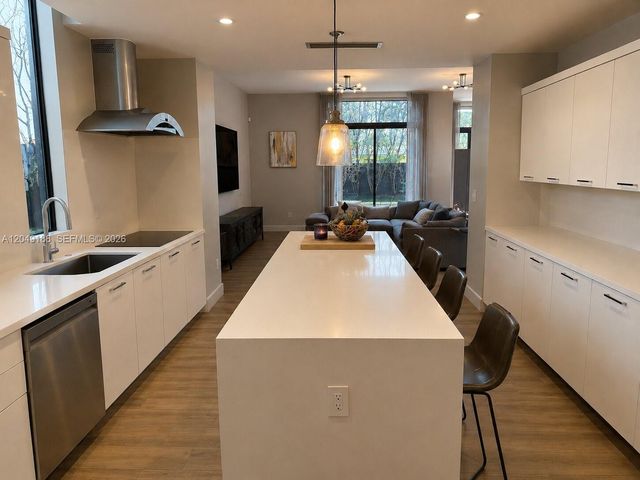 8631 Arboretum Lane, Miami, FL 33138