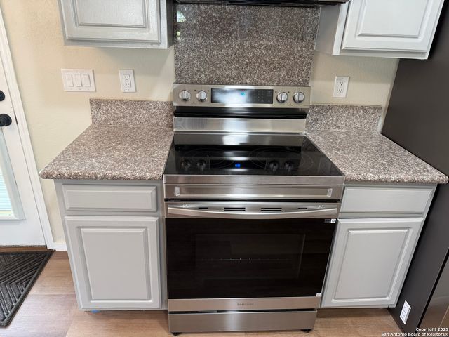 938 Canyon Ridge, San Antonio, TX 78227