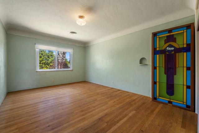 1300 N Berkeley Ave, Turlock, CA 95380