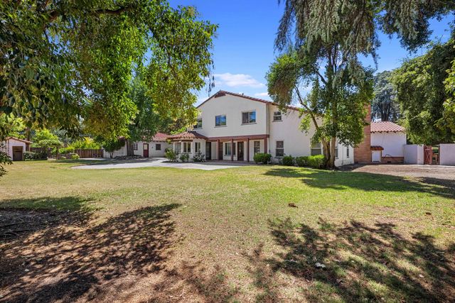1300 N Berkeley Ave, Turlock, CA 95380