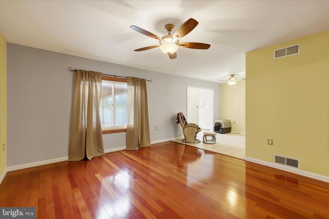 760 FRANKLIN SQUARE DRIVE, Chambersburg, PA 17201