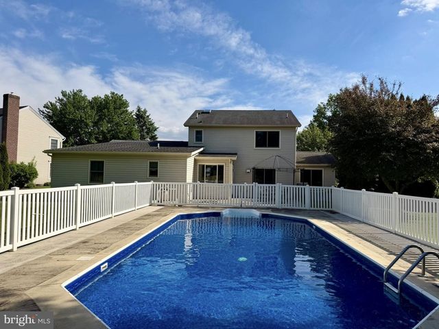 760 FRANKLIN SQUARE DRIVE, Chambersburg, PA 17201