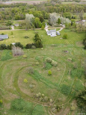 2381 Burke Road, Howell Township, MI 48836