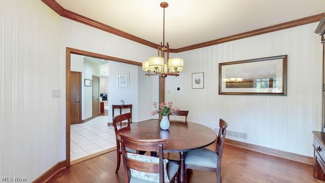 10 Deep Creek Lane, Moreland Hills, OH 44022