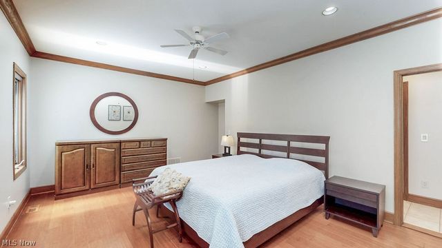 10 Deep Creek Lane, Moreland Hills, OH 44022