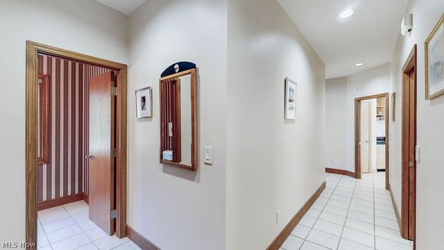 10 Deep Creek Lane, Moreland Hills, OH 44022