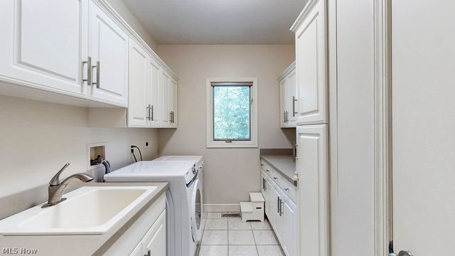 10 Deep Creek Lane, Moreland Hills, OH 44022