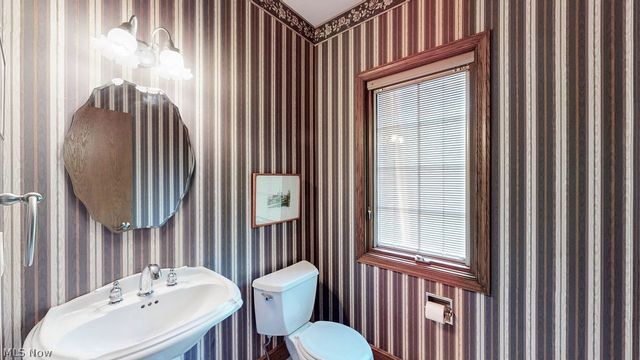 10 Deep Creek Lane, Moreland Hills, OH 44022