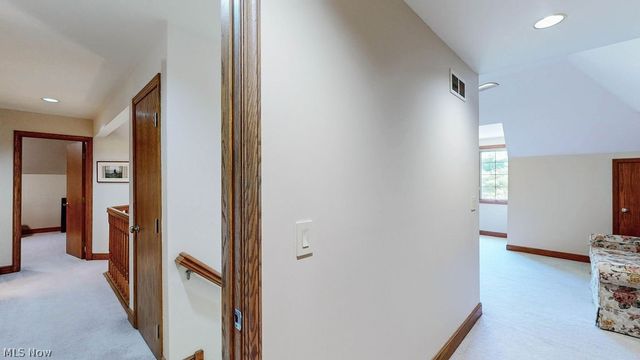 10 Deep Creek Lane, Moreland Hills, OH 44022