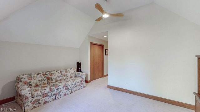 10 Deep Creek Lane, Moreland Hills, OH 44022
