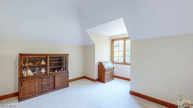 10 Deep Creek Lane, Moreland Hills, OH 44022