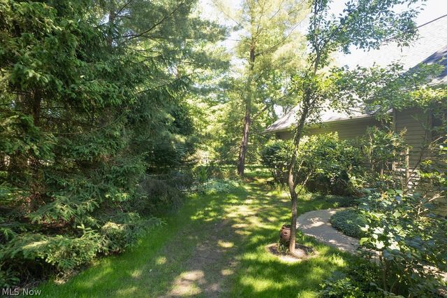 10 Deep Creek Lane, Moreland Hills, OH 44022