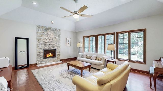 10 Deep Creek Lane, Moreland Hills, OH 44022