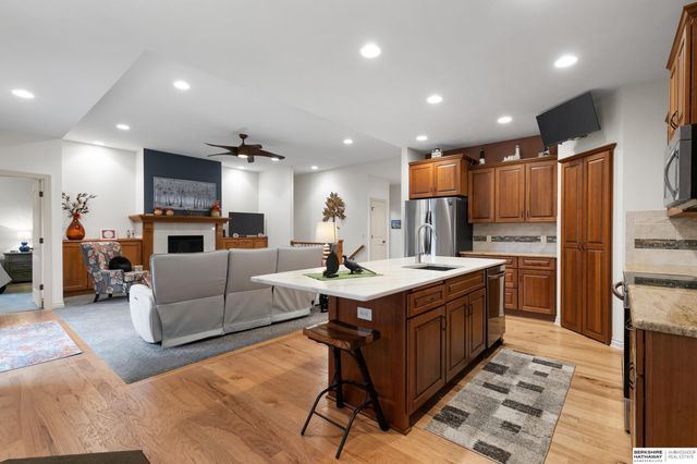 9930 Edgewater Lane, Lincoln, NE 68527