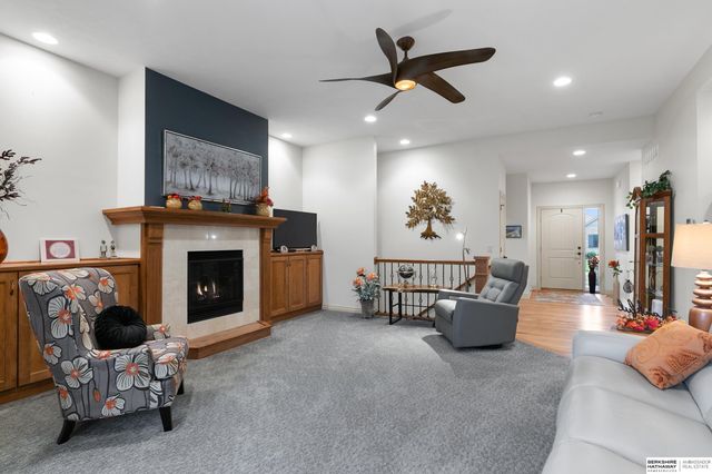 9930 Edgewater Lane, Lincoln, NE 68527