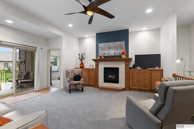 9930 Edgewater Lane, Lincoln, NE 68527