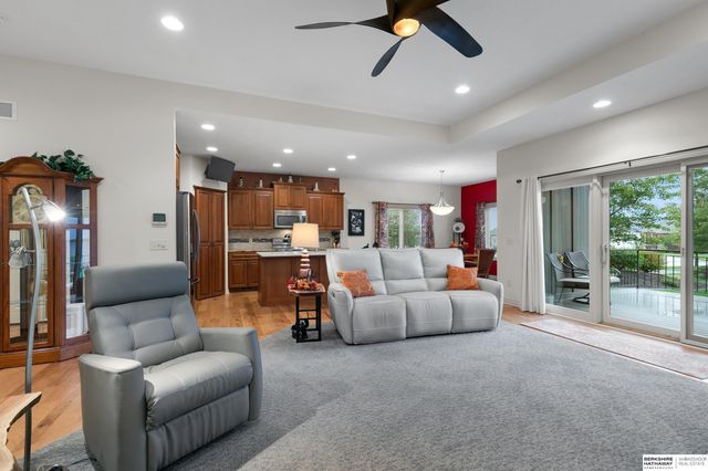 9930 Edgewater Lane, Lincoln, NE 68527