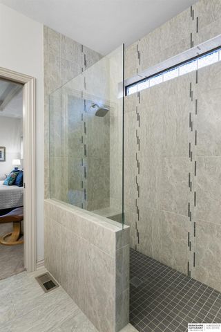 9930 Edgewater Lane, Lincoln, NE 68527