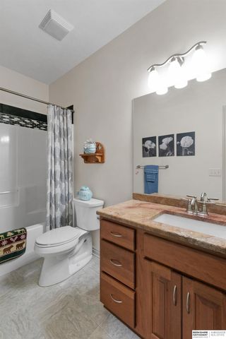 9930 Edgewater Lane, Lincoln, NE 68527