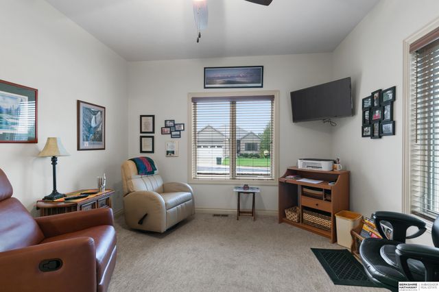 9930 Edgewater Lane, Lincoln, NE 68527