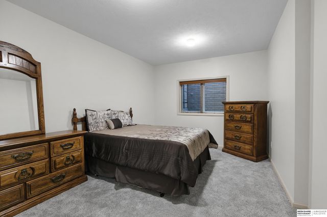 9930 Edgewater Lane, Lincoln, NE 68527