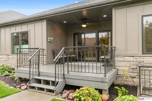 9930 Edgewater Lane, Lincoln, NE 68527